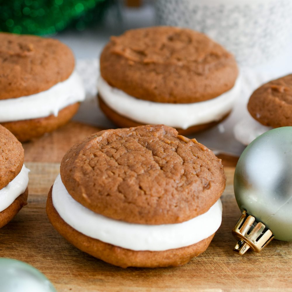 Gingerbread Whoopie Pies (12) Gingerbread Whoopie Pies (12)