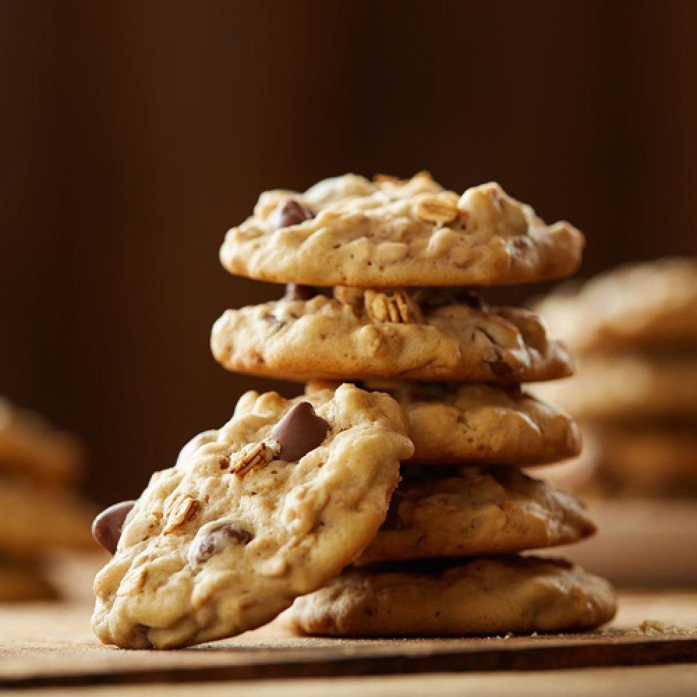 chocolate-chip-granola-cookies