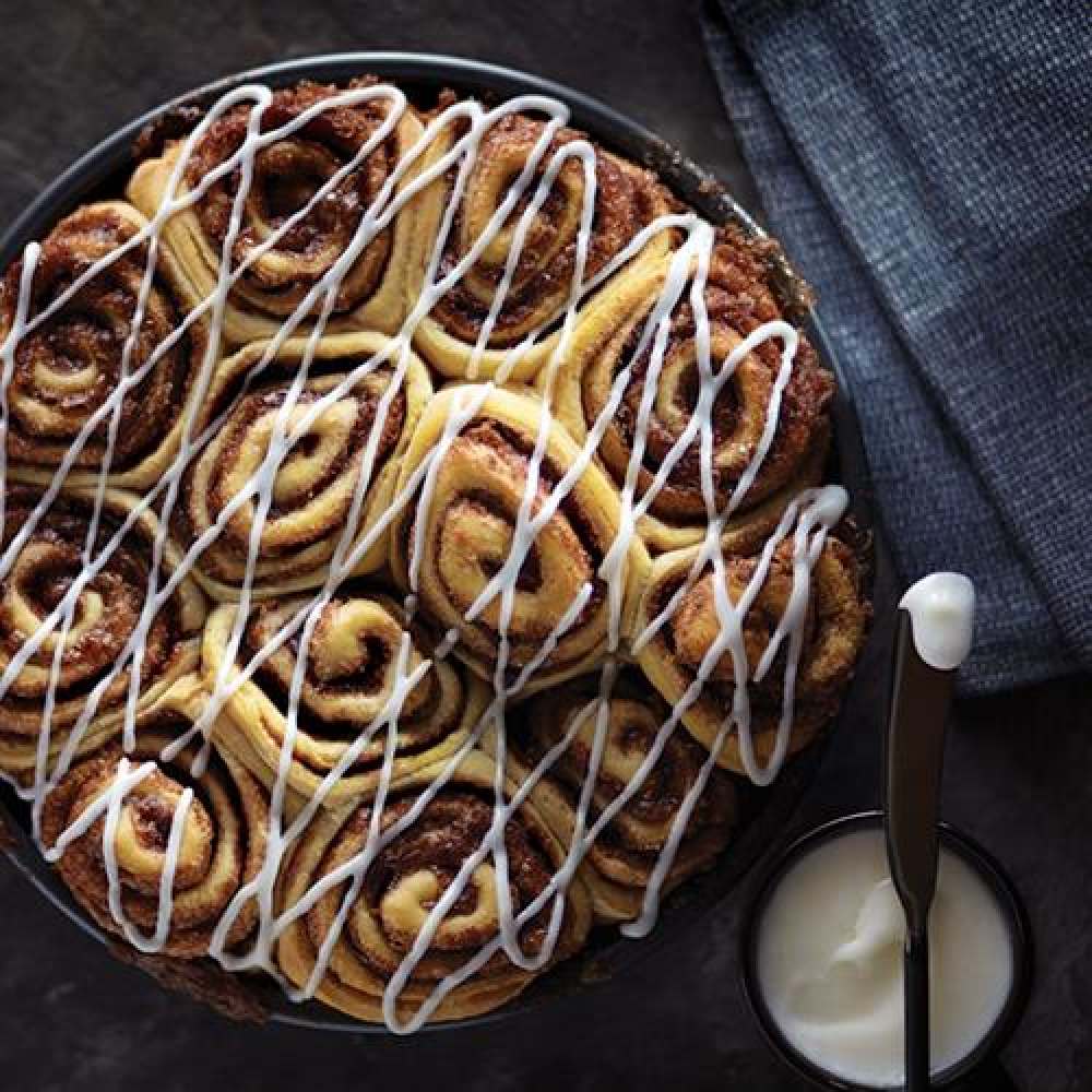 homemade-cinnamon-rolls-with-cream-cheese-frosting