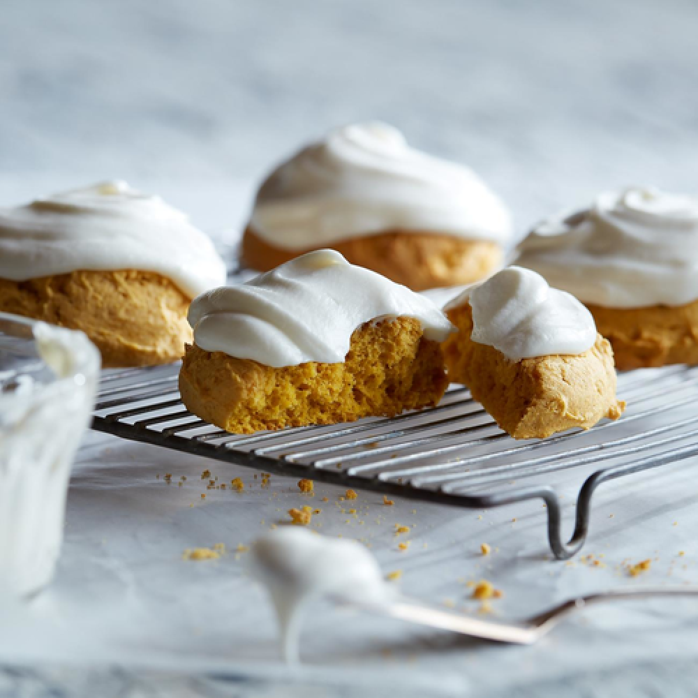 pumpkin-spice-cookies-with-cream-cheese-frosting
